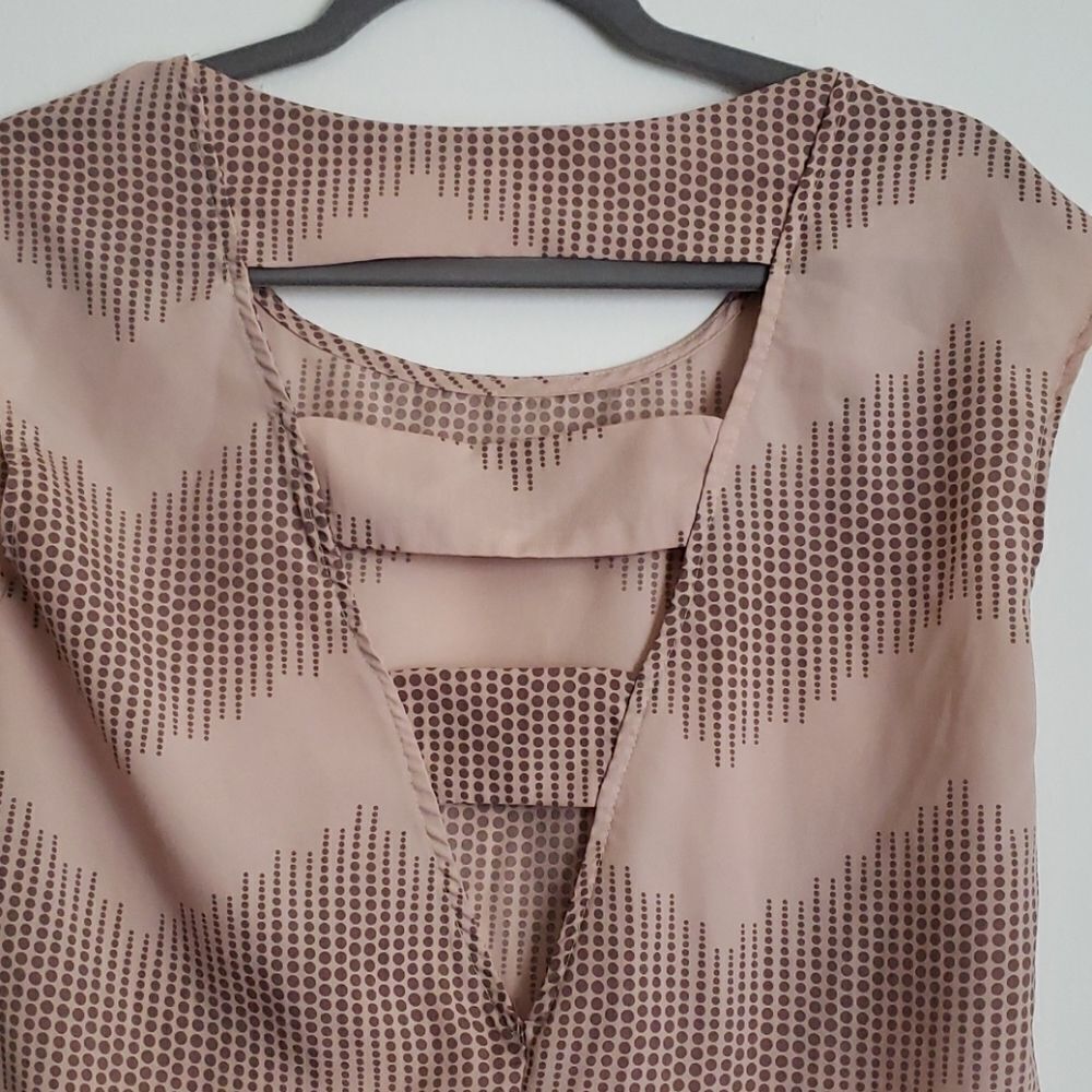 Foreign
Exchange Blouse   - Picture 2 of 6